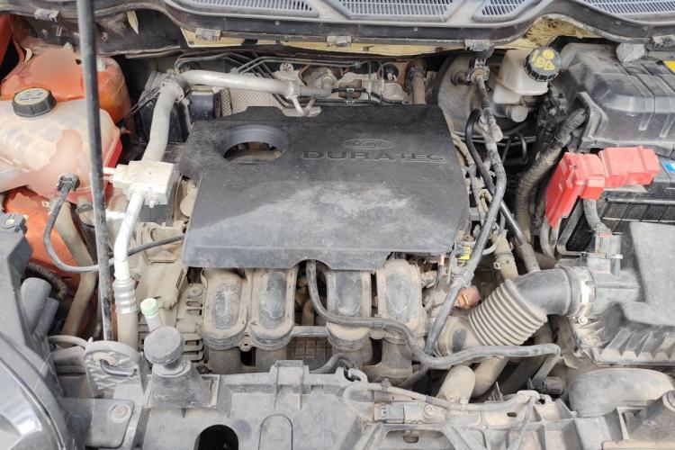 Used Ford EcoSport 2013 1.5L Automatic Fashion Model Engine Bay