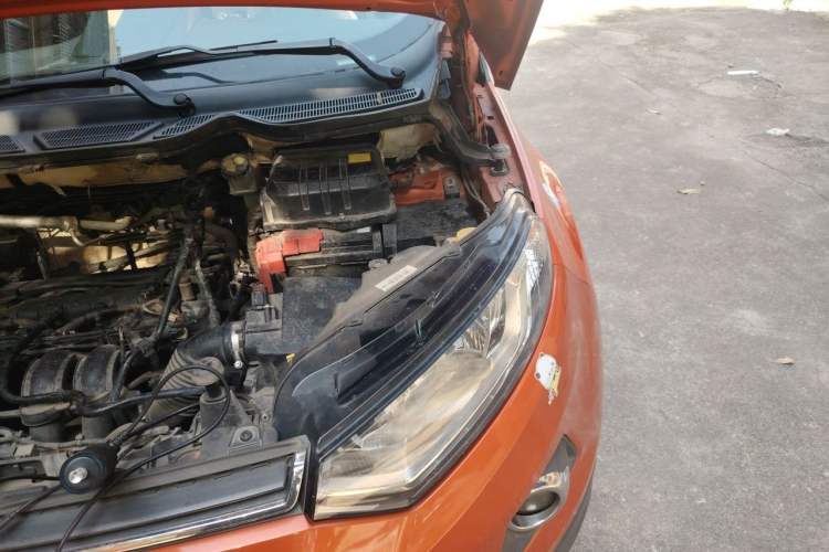 Used Ford EcoSport 2013 1.5L Manual Luxury Model Engine Bay Left