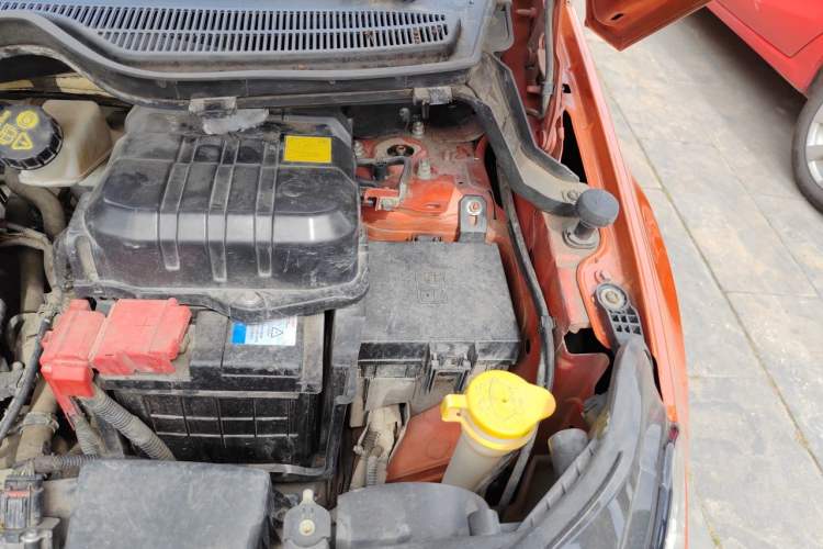 Used Ford EcoSport 2013 1.5L Automatic Fashion Model Engine Bay Left