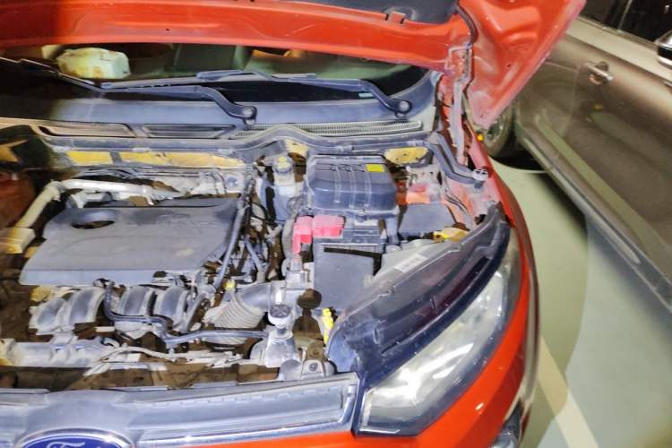 Used Ford EcoSport 2013 1.5L Automatic Prestige Model Engine Bay Left