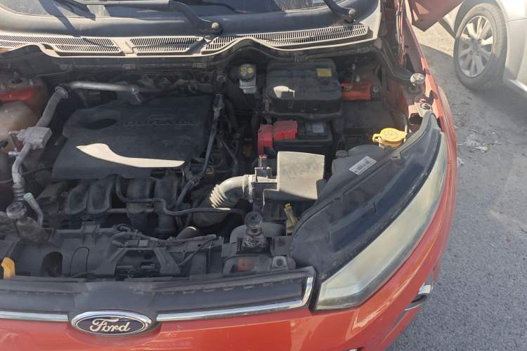 Used Ford EcoSport 2013 1.5L Manual Luxury Model Engine Bay Left