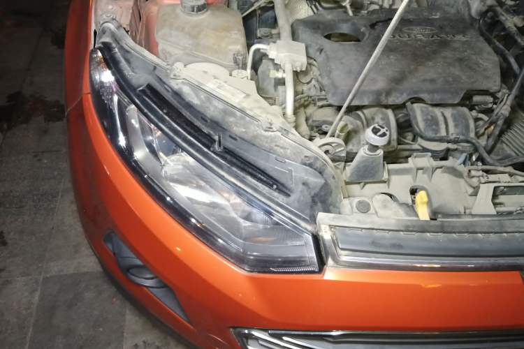 Used Ford EcoSport 2013 1.5L Automatic Prestige Model Engine Bay Right