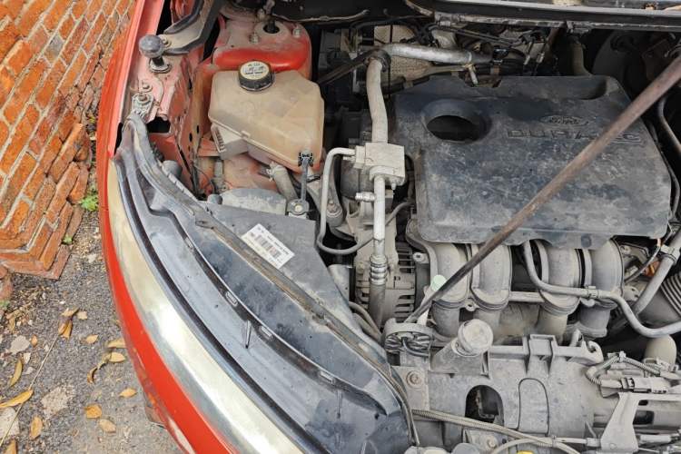 Used Ford EcoSport 2013 1.5L Automatic Prestige Model Engine Bay Right