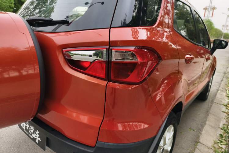 Used Ford EcoSport 2013 1.5L Automatic Fashion Model Exterior 10