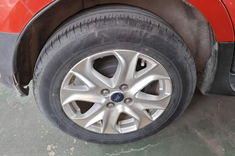 Used Ford EcoSport 2013 1.5L Automatic Fashion Model Exterior 8