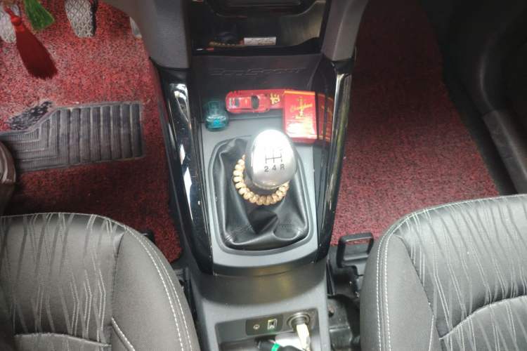 Used Ford EcoSport 2013 1.5L Manual Luxury Model Gear Lever