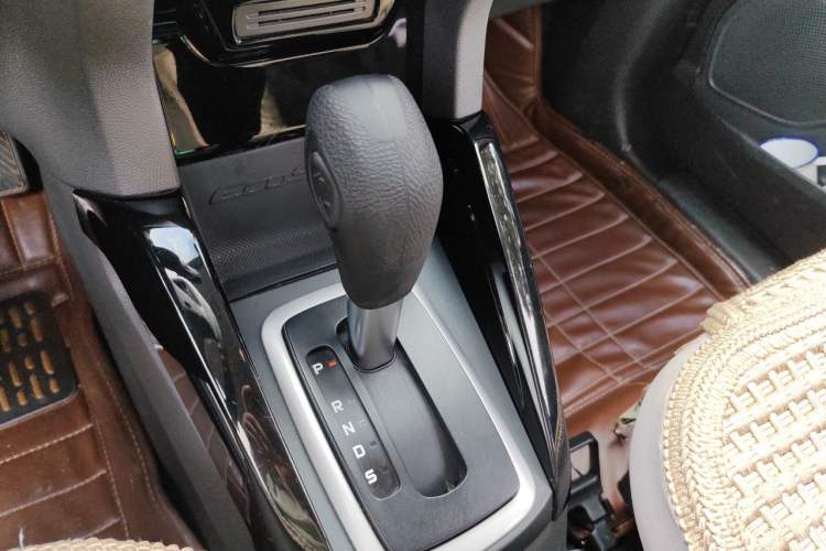Used Ford EcoSport 2013 1.5L Automatic Fashion Model Gear Lever