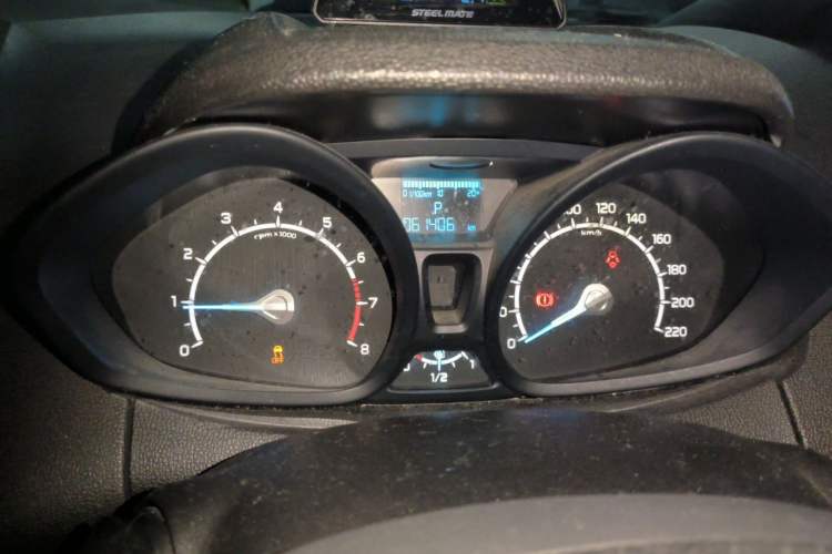 Used Ford EcoSport 2013 1.5L Automatic Fashion Model Instrument Cluster