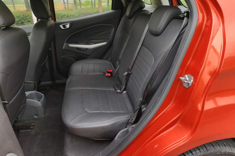 Used Ford EcoSport 2013 1.5L Automatic Fashion Model Interior 3