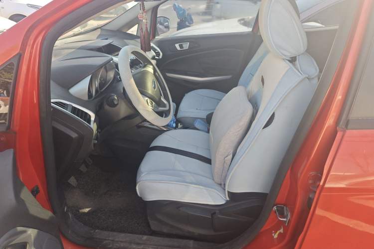 Used Ford EcoSport 2013 1.5L Manual Luxury Model Left Front Seat