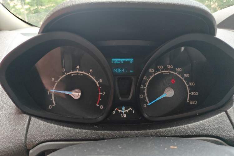 Used Ford EcoSport 2013 1.5L Manual Fashion Model Odometer Close Up