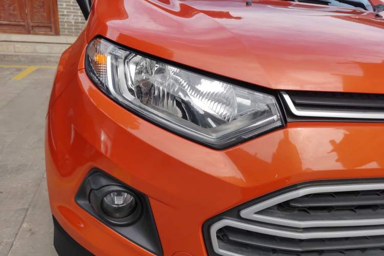 Used Ford EcoSport 2013 1.5L Automatic Fashion Model Right Front Headlight