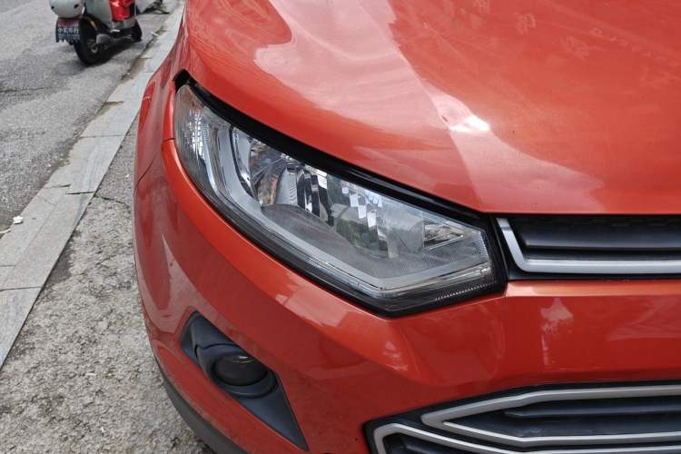 Used Ford EcoSport 2013 1.5L Manual Fashion Model Right Front Headlight