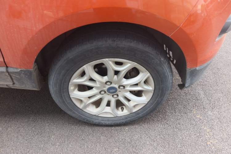 Used Ford EcoSport 2013 1.5L Automatic Prestige Model Right Front Wheel Hub