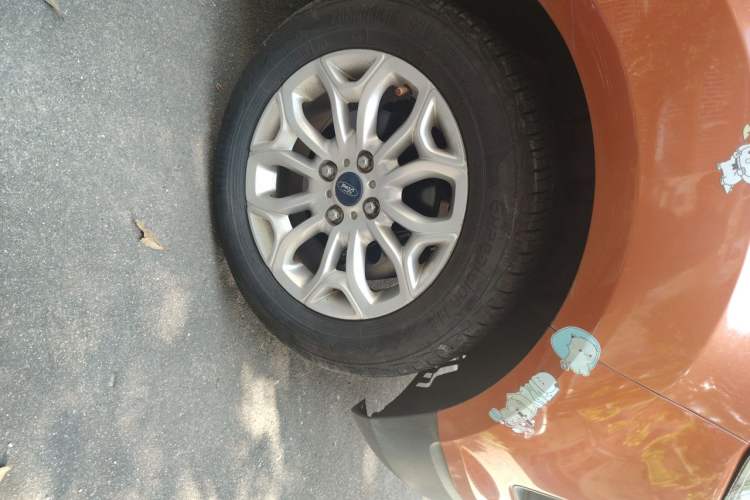 Used Ford EcoSport 2013 1.5L Manual Luxury Model Right Front Wheel Hub