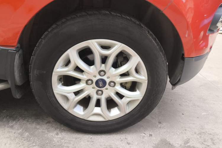 Used Ford EcoSport 2013 1.5L Automatic Prestige Model Right Front Wheel Hub