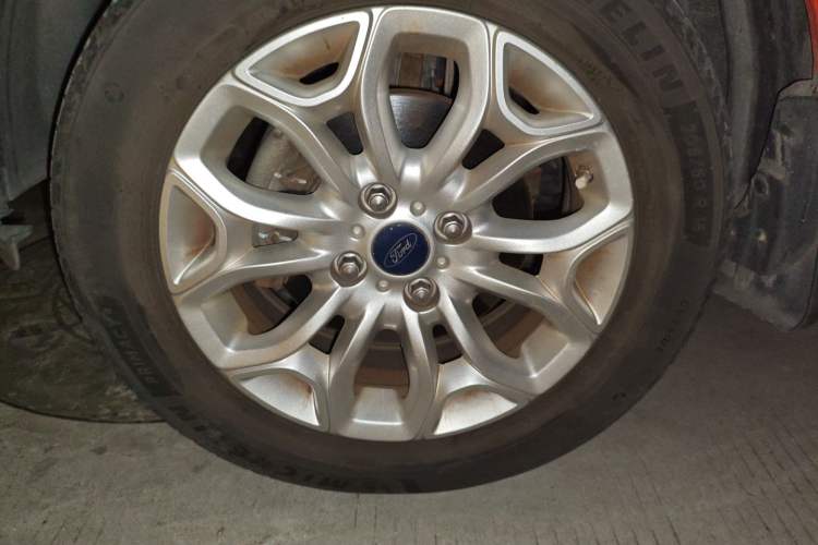 Used Ford EcoSport 2013 1.0L GTDi Manual Luxury Model Right Front Wheel Hub