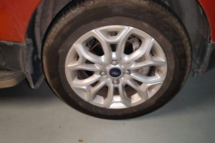 Used Ford EcoSport 2013 1.5L Automatic Prestige Model Right Front Wheel Hub