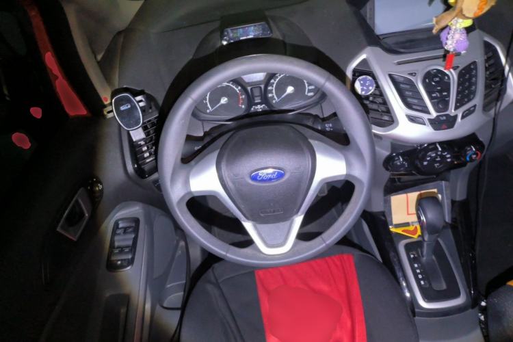 Used Ford EcoSport 2013 1.5L Automatic Fashion Model Steering Wheel