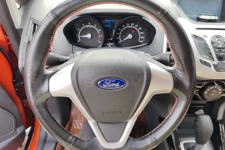 Used Ford EcoSport 2013 1.5L Automatic Fashion Model Steering Wheel