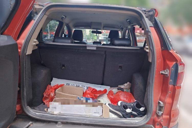 Used Ford EcoSport 2013 1.5L Manual Fashion Model Trunk