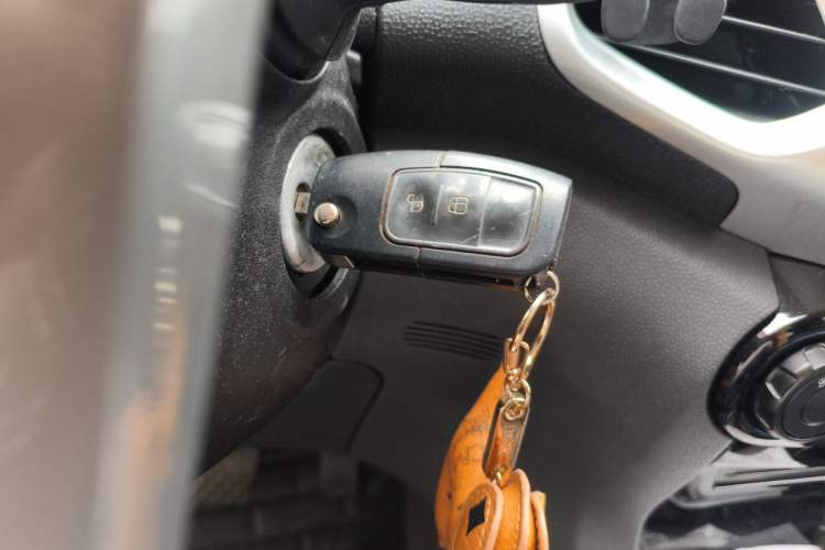 Used Ford EcoSport 2013 1.5L Automatic Fashion Model Vehicle Key