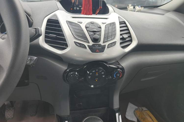 Used Ford EcoSport 2013 1.5L Manual Fashion Model Audio And AC Panel