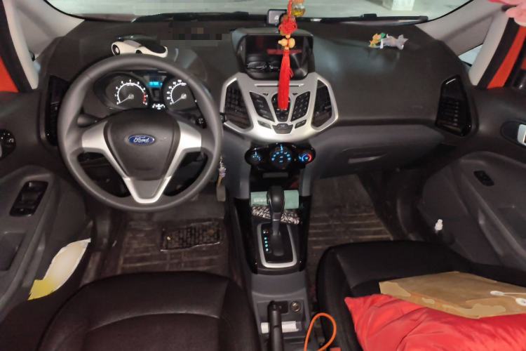 Used Ford EcoSport 2013 1.5L Automatic Fashion Model Center Console