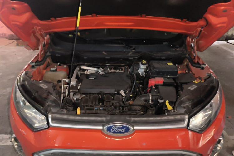 Used Ford EcoSport 2013 1.5L Automatic Fashion Model Engine Bay