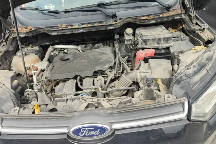 Used Ford EcoSport 2013 1.5L Manual Fashion Model Engine Bay