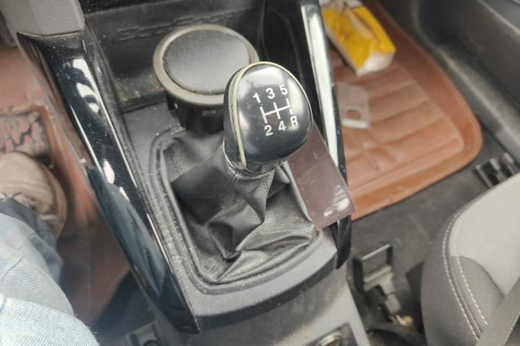 Used Ford EcoSport 2013 1.5L Manual Fashion Model Gear Lever