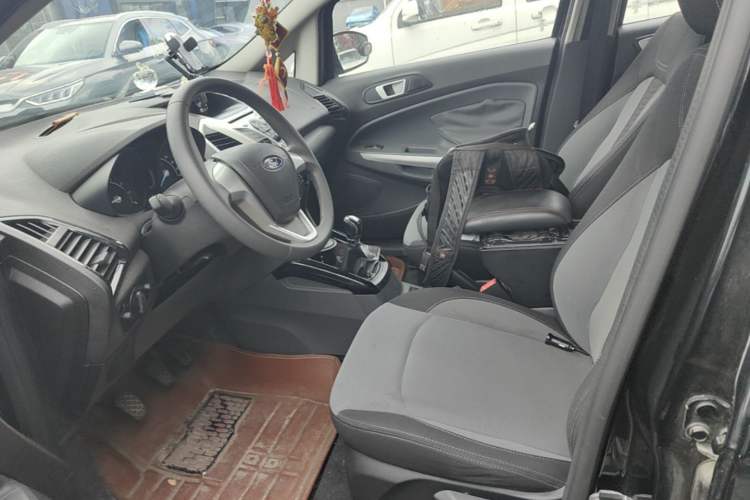 Used Ford EcoSport 2013 1.5L Manual Fashion Model Left Front Seat