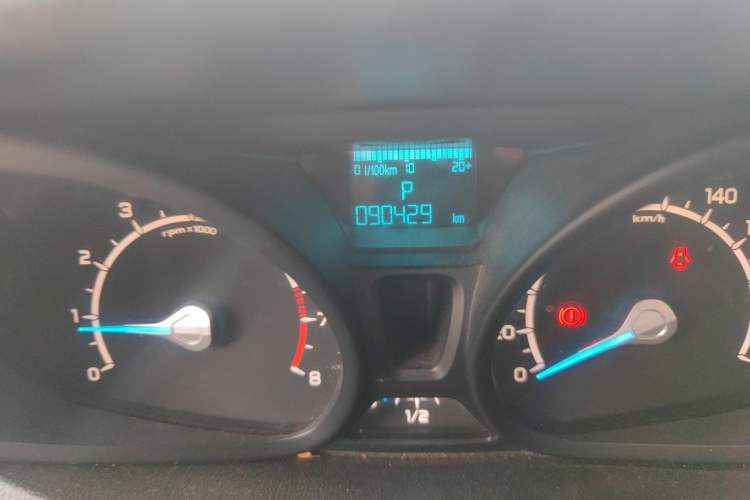 Used Ford EcoSport 2013 1.5L Automatic Fashion Model Odometer Close Up