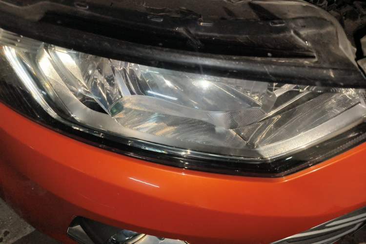 Used Ford EcoSport 2013 1.5L Automatic Fashion Model Right Front Headlight