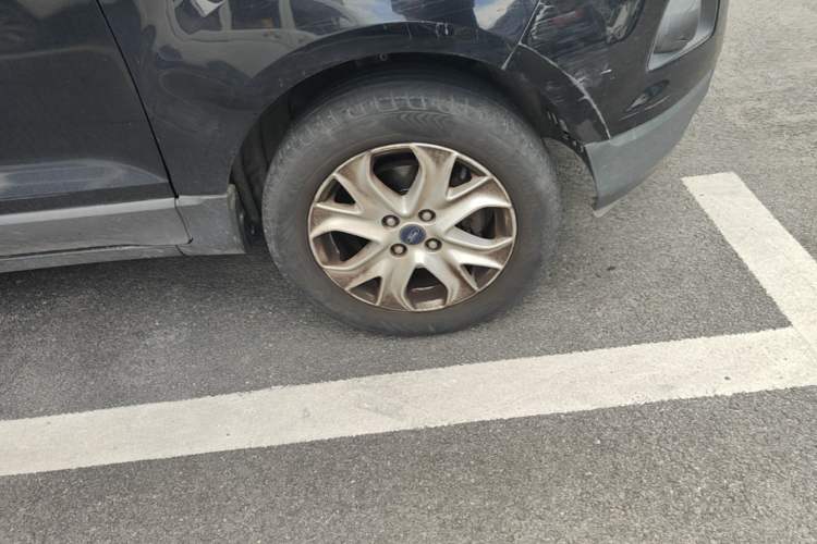 Used Ford EcoSport 2013 1.5L Manual Fashion Model Right Front Wheel Hub
