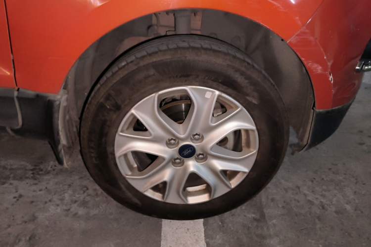 Used Ford EcoSport 2013 1.5L Automatic Fashion Model Right Front Wheel Hub