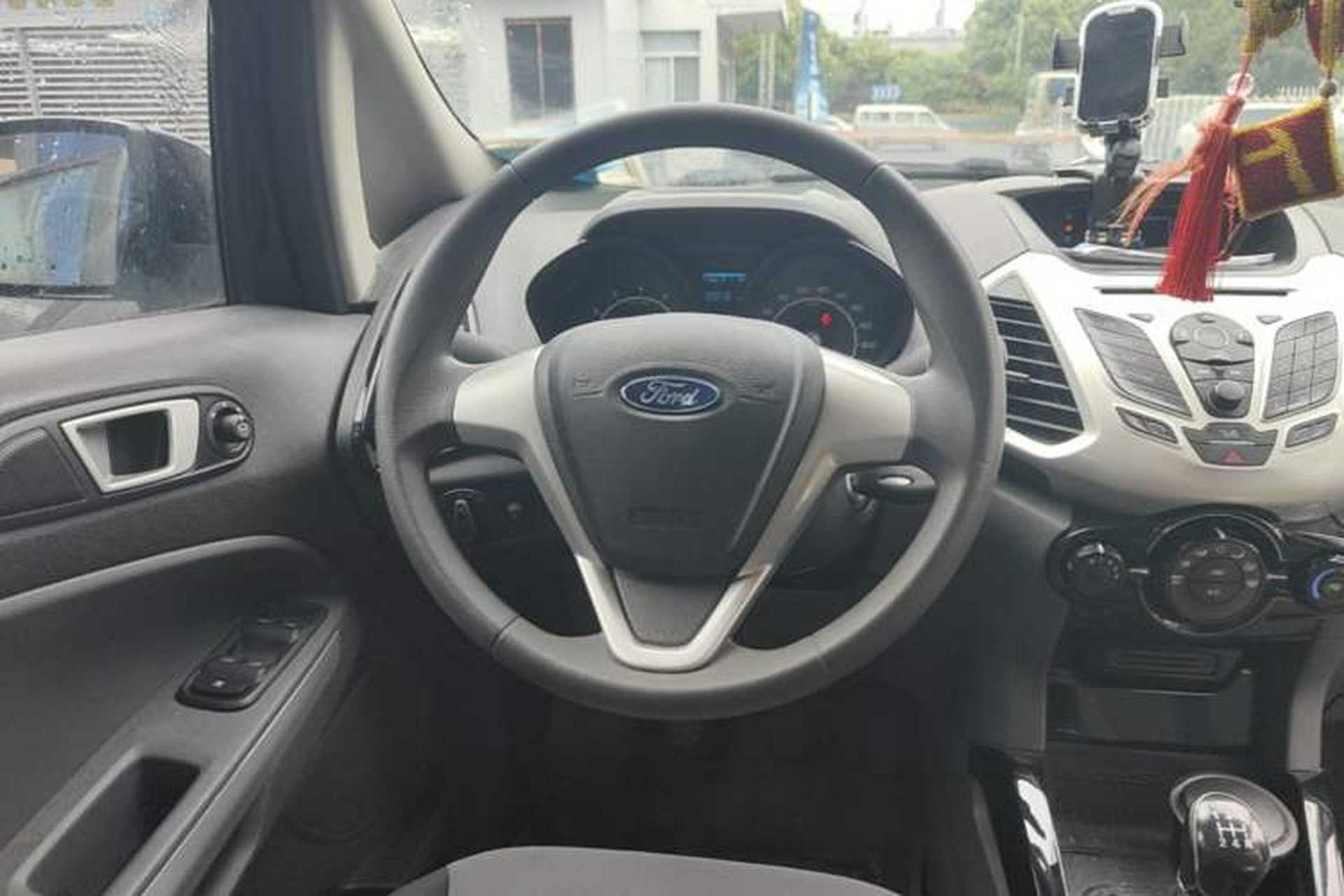 Used Ford EcoSport 2013 1.5L Manual Fashion Model Steering Wheel