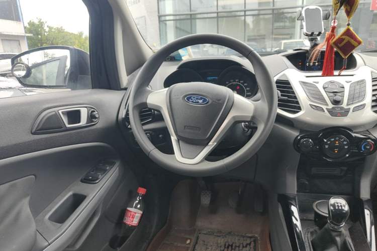 Used Ford EcoSport 2013 1.5L Manual Fashion Model Steering Wheel