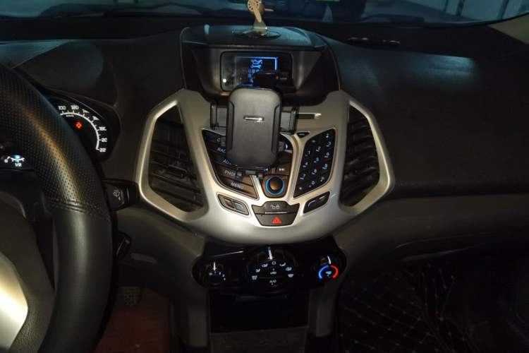 Used Ford EcoSport 2013 1.5L Manual Fashion Model Audio And AC Panel