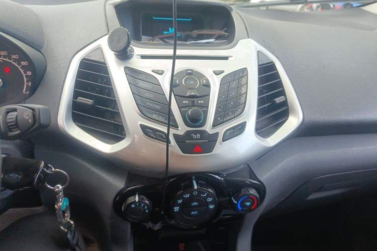 Used Ford EcoSport 2013 1.5L Manual Fashion Model Audio And AC Panel