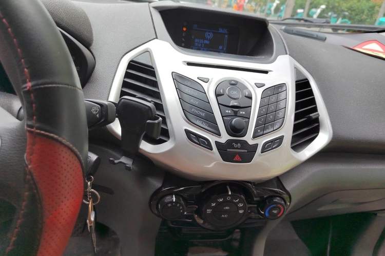 Used Ford EcoSport 2013 1.5L Automatic Fashion Model Audio And AC Panel