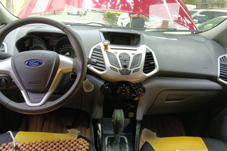 Used Ford EcoSport 2013 1.5L Automatic Fashion Model Center Console