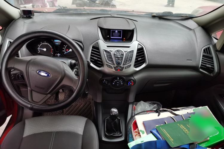 Used Ford EcoSport 2013 1.5L Manual Comfort Model Center Console