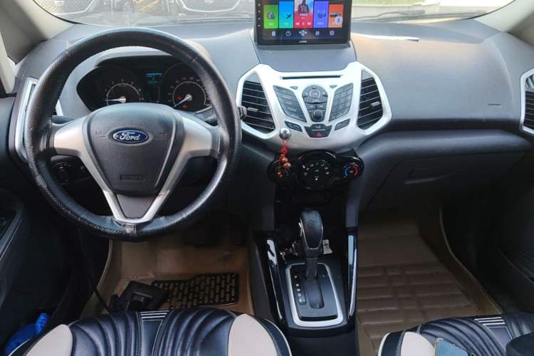 Used Ford EcoSport 2013 1.5L Automatic Fashion Model Center Console