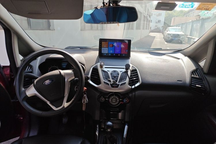 Used Ford EcoSport 2013 1.5L Manual Fashion Model Center Console