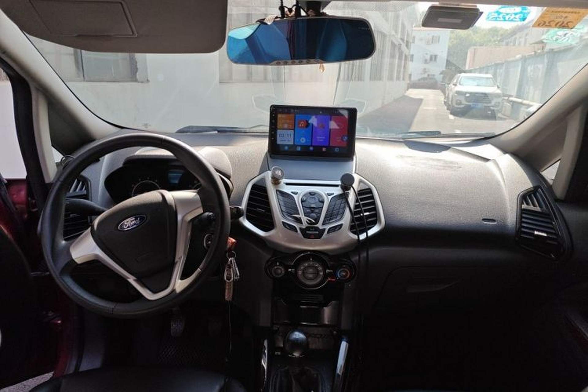 Used Ford EcoSport 2013 1.5L Manual Fashion Model Center Console