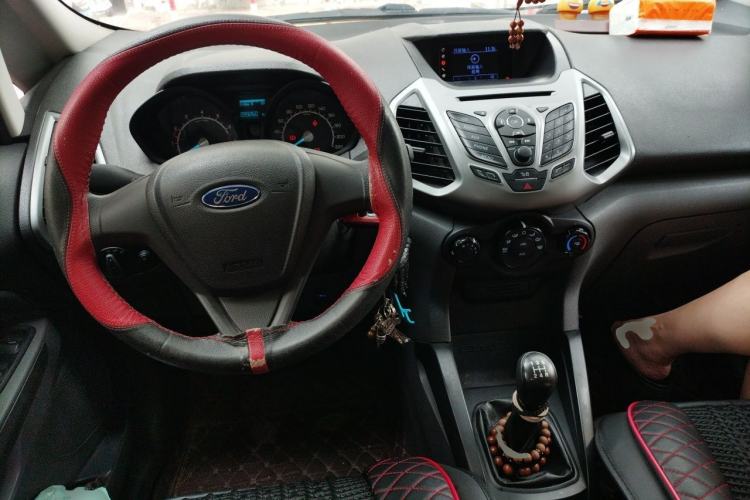 Used Ford EcoSport 2013 1.5L Manual Comfort Model Center Console