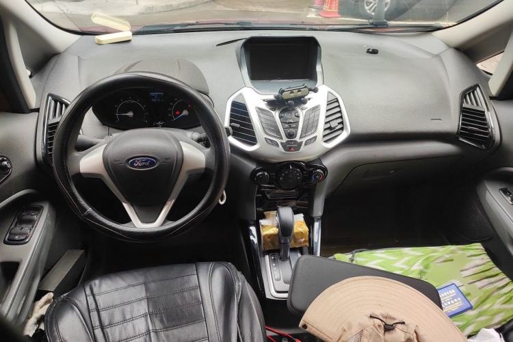 Used Ford EcoSport 2013 1.5L Automatic Fashion Model Center Console