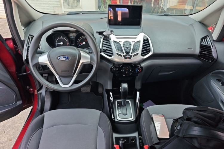 Used Ford EcoSport 2013 1.5L Automatic Fashion Model Center Console