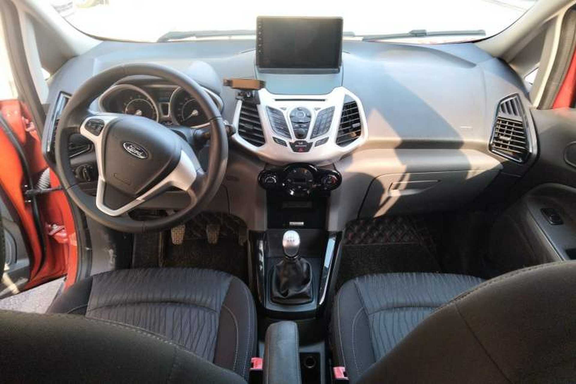 Used Ford EcoSport 2013 1.5L Manual Luxury Model Center Console